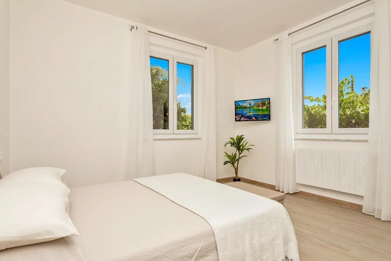 La Spezia - New Home With Netflix & Free Parking